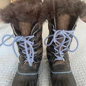 Sorel winter boots size 10 womens